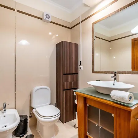 Perfect Close To The Apartment Portimao